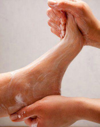Massage Panggilan 24 Jam Banjarmasin (Putri SPA). Putri Spa hadir sebagai solusi relaksasi yang mudah diakses bagi warga Banjarmasin yang membutuhkan perawatan tubuh tanpa harus keluar rumah. Kami memahami bahwa kesibukan dan aktivitas harian sering membuat tubuh cepat lelah. Karena itu, kehadiran layanan massage panggilan