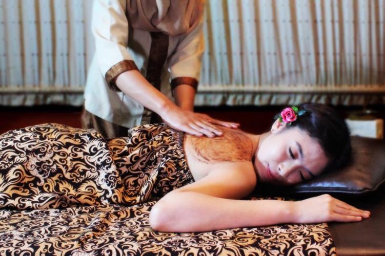 SPA Panggilan 24 Jam  Kota Makassar (Putri-SPA). Putri Spa adalah sebuah komunitas jasa kebugaran online dengan pelayanan door to door, mempunyai misi untuk membantu kebugaran customer. Ada bermacam -macam jasa pelayanan di Putri Spamulai dari pijat panggilan tradisional, massage full body, teraphis kesehatan, dan