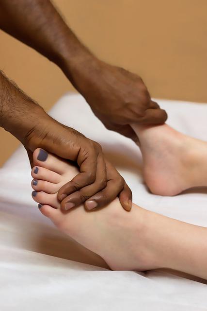 SPA Panggilan Profesional Makassar Kota Makassar Sulawesi Selatan (Putri-Spa). Putri Spa adalah sebuah komunitas jasa kebugaran online dengan pelayanan door to door, mempunyai misi untuk membantu kebugaran customer. Ada bermacam -macam jasa pelayanan di Putri Spamulai dari pijat panggilan tradisional, massage full body, teraphis kesehatan, dan